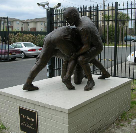 Billy Cannon LSU Football Play bronze statue monument