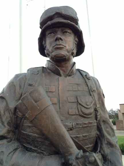 US Marine soldier statue bronze
